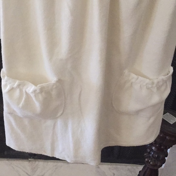 Swimsuit coverup - Picture 3 of 4